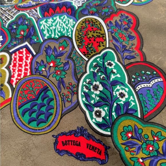 BOTEGA VENETA ENORMOUS 51” x 51”gorgeous silk Wrap/Cape/Sarong textured … - Picture 6 of 13